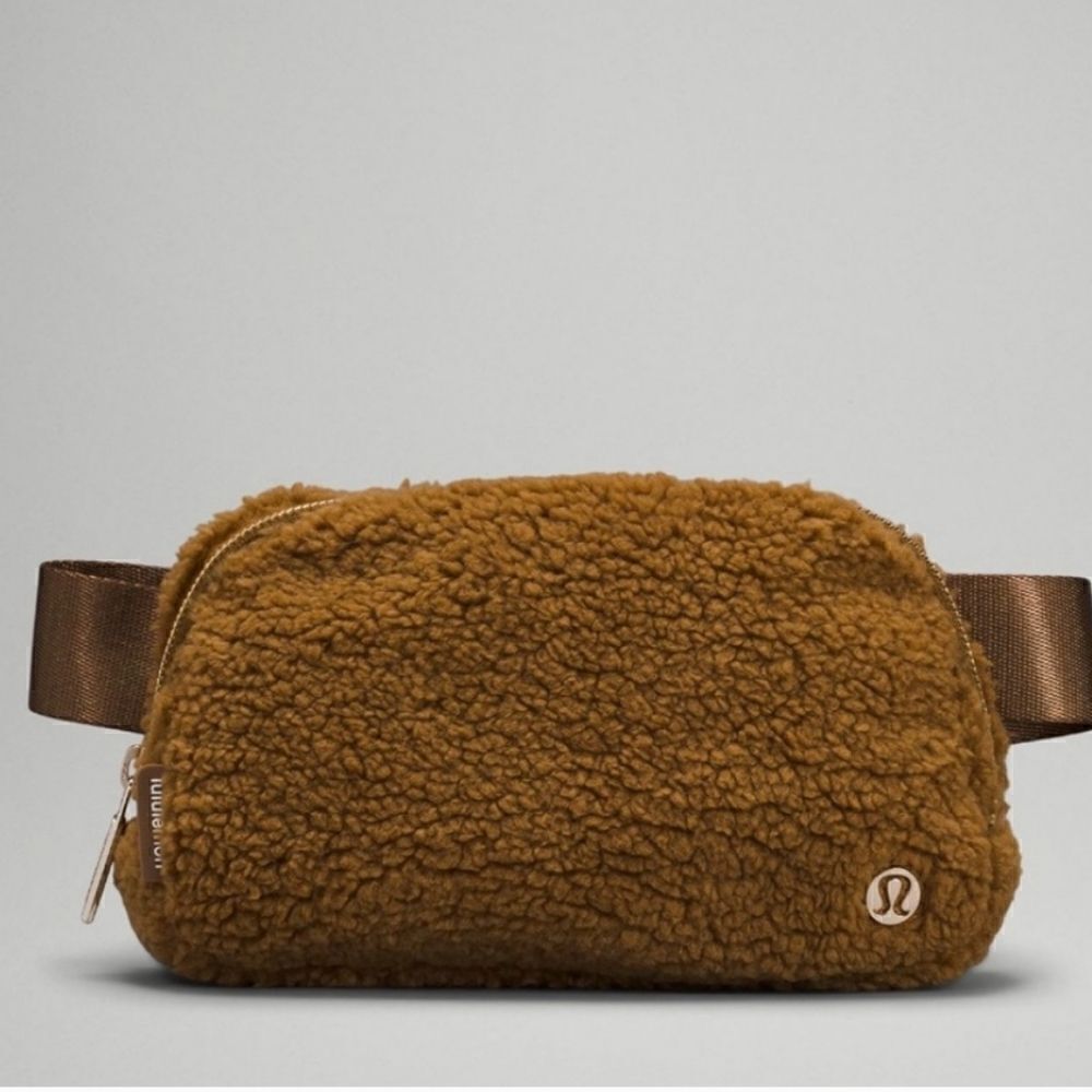 LULULEMON Everywhere "Feece" Belt Bag